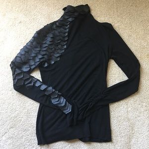 Super cute black knit top